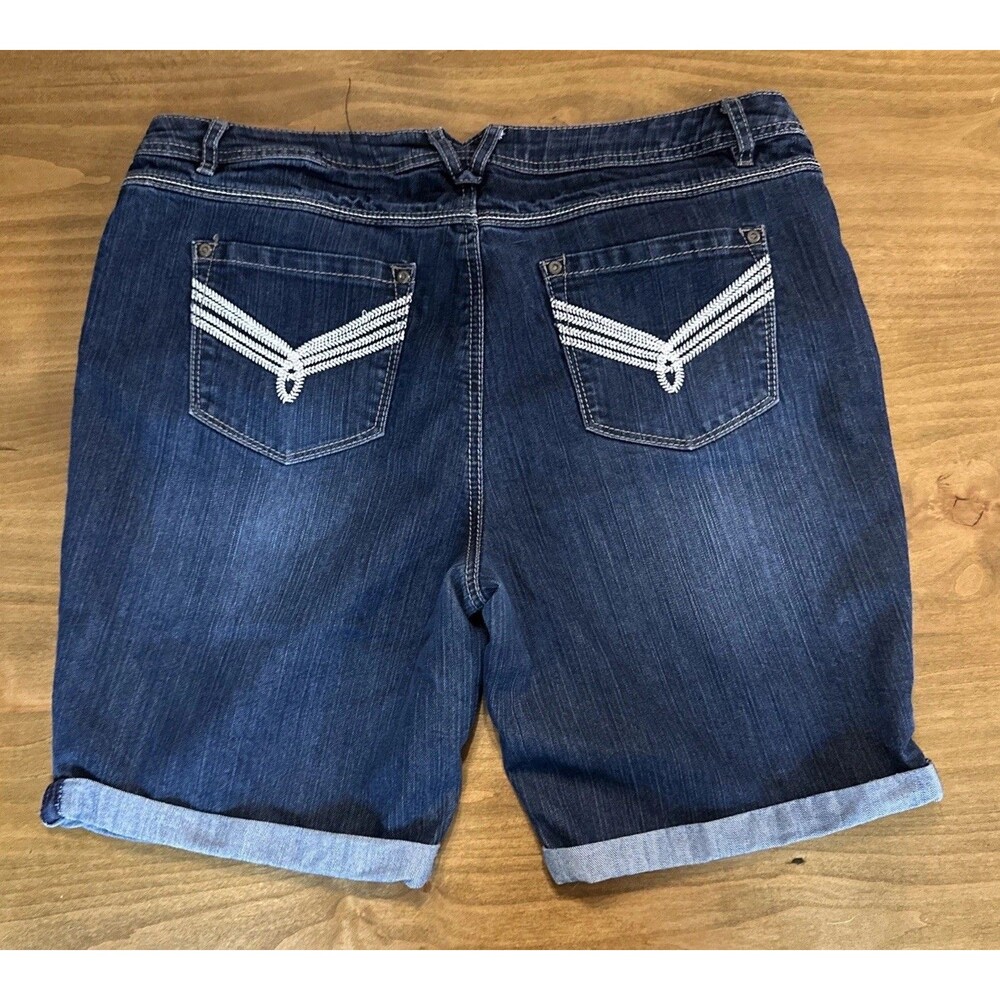 Cato Premium Jean Shorts Womens Sz Classic 16 Embroidered Pockets Stretch Denim